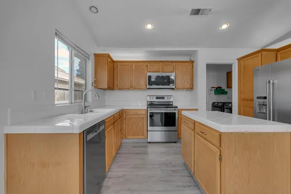 $469,900 | 2671 Fremont Avenue, Clovis, CA 93611