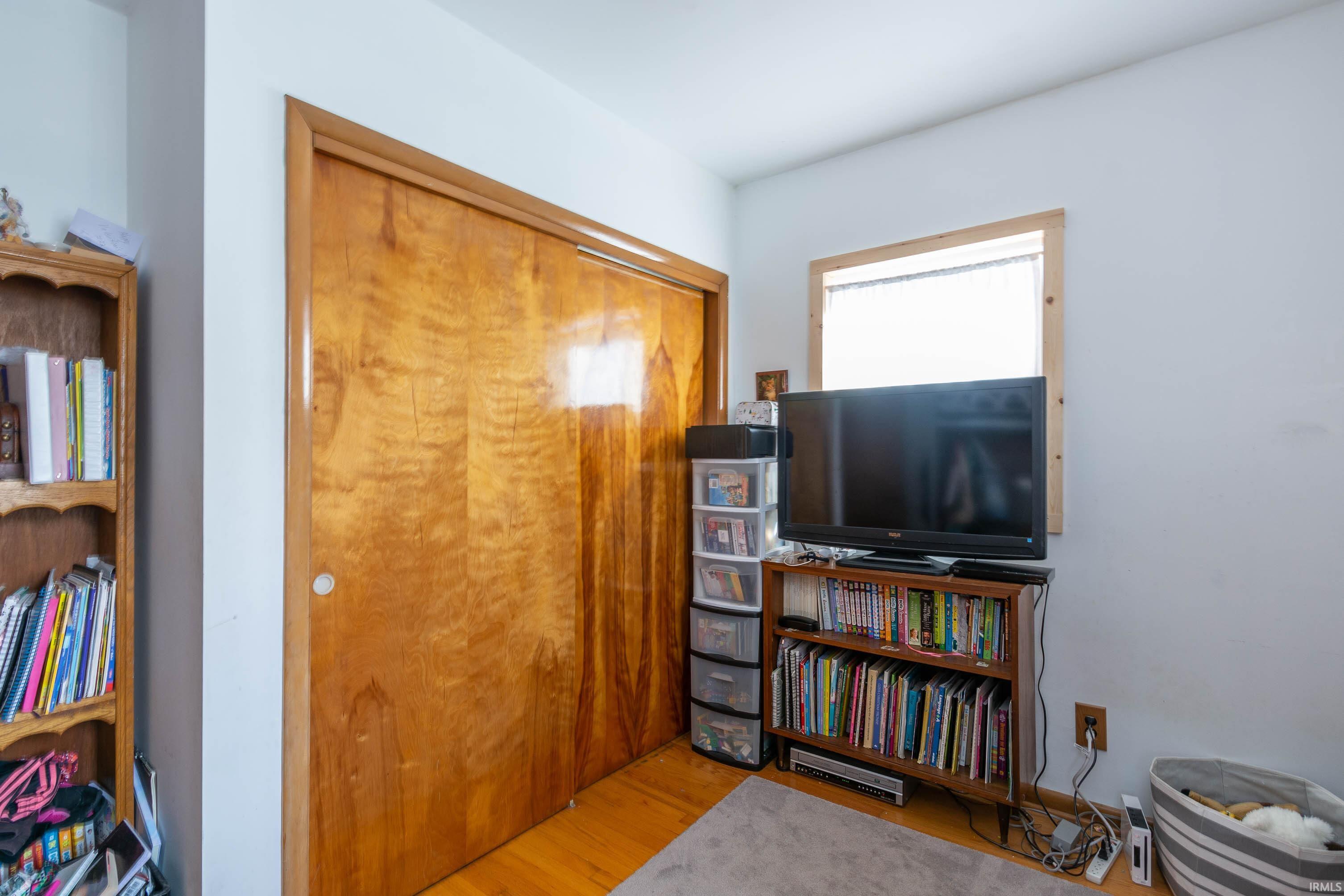 5854 South Fairfax Road Bloomington, IN 47401 - Photo 11 of 23