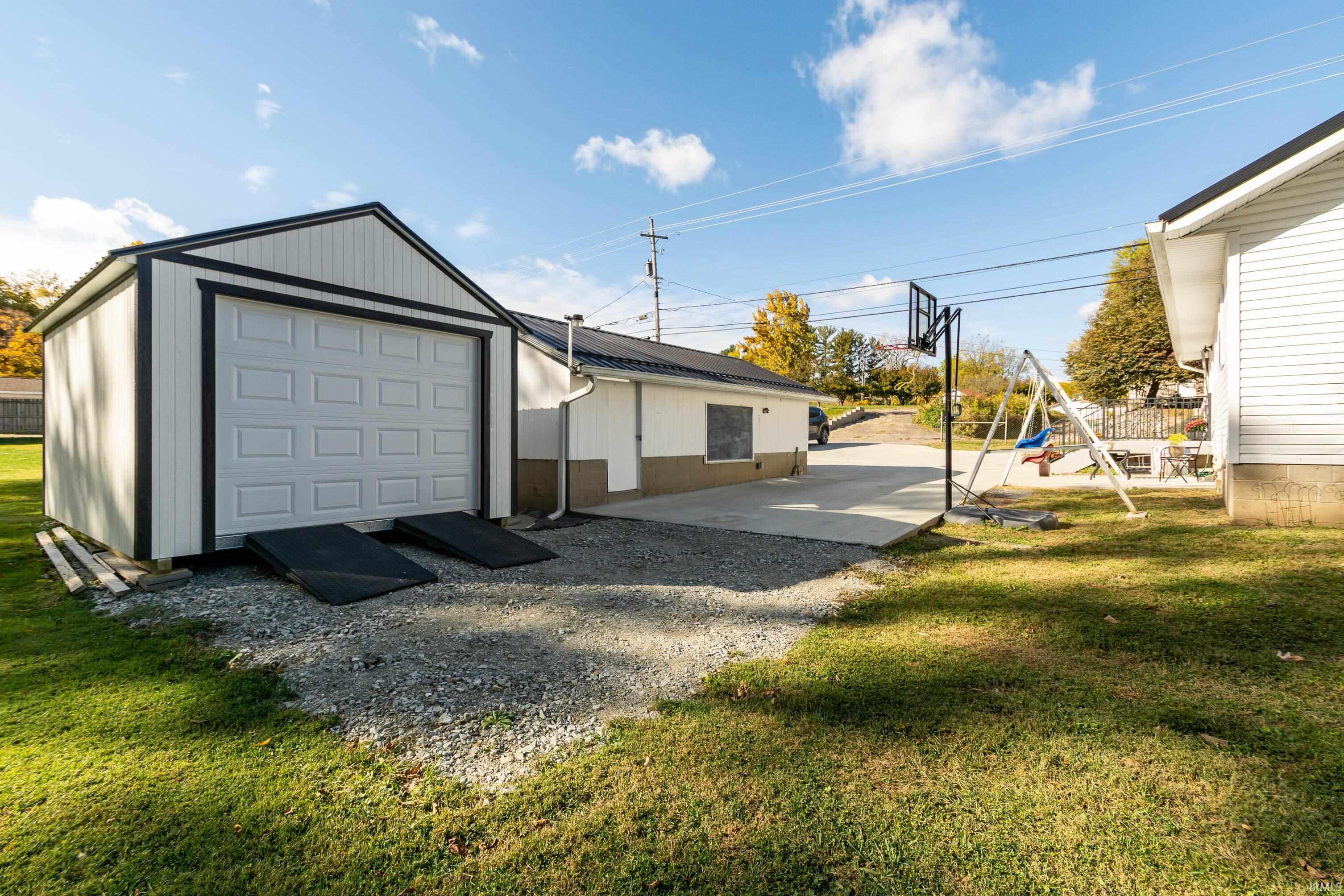 5854 South Fairfax Road Bloomington, IN 47401 - Photo 22 of 23