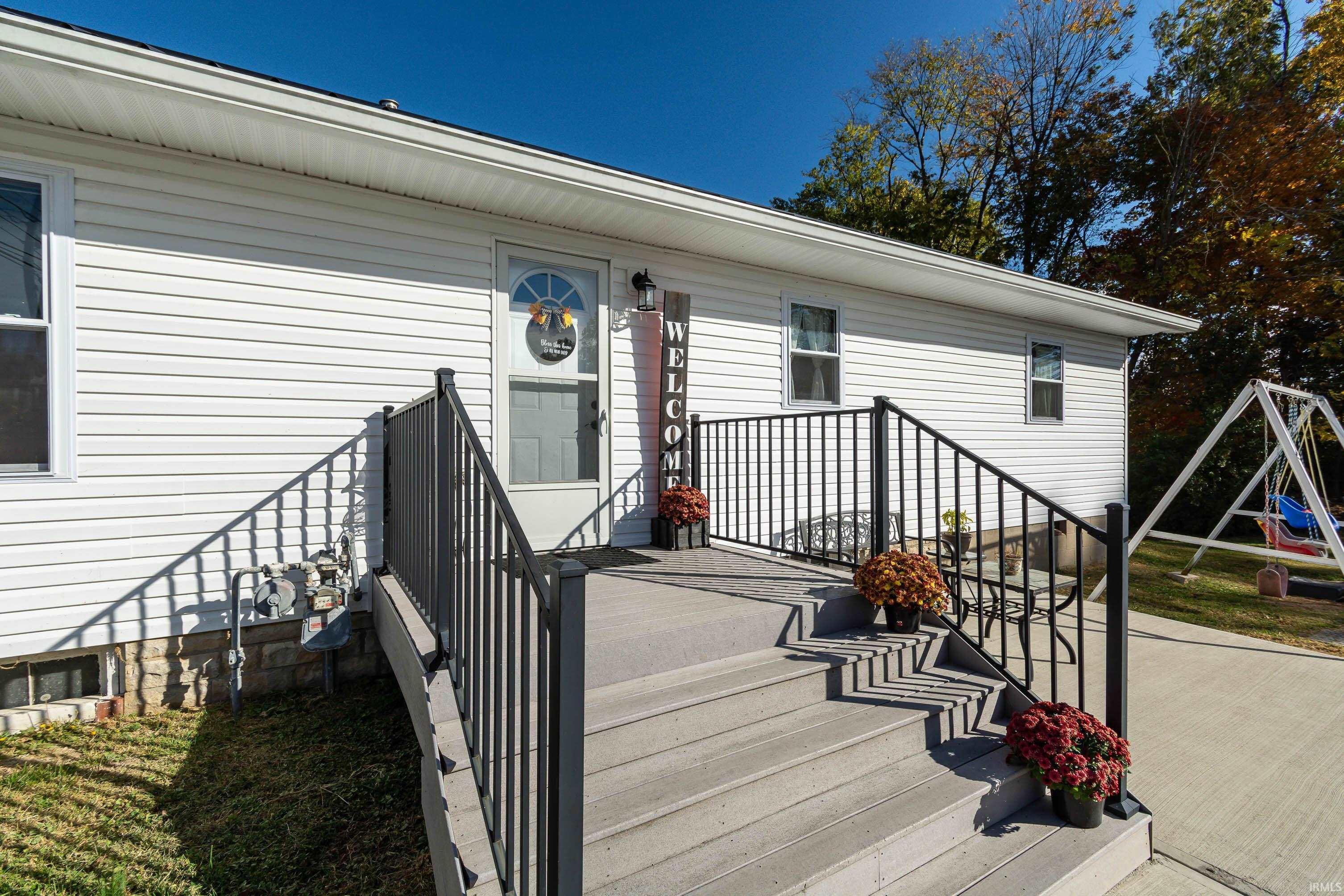 5854 South Fairfax Road Bloomington, IN 47401 - Photo 3 of 23