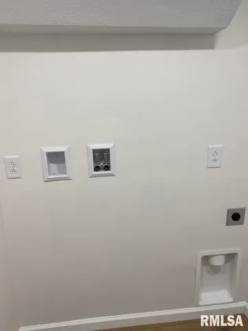 $295,750 | 5757 North 300th Street, Casey, IL 62420