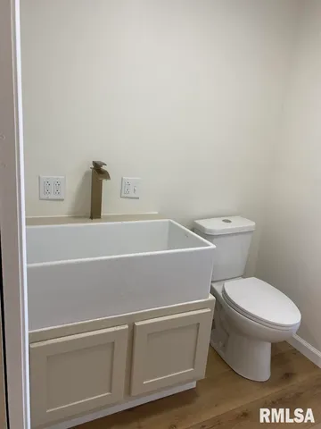 $295,750 | 5757 North 300th Street, Casey, IL 62420