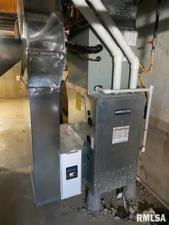 $275,000 | 5757 North 300th Street, Casey, IL 62420