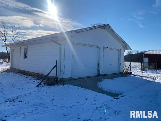 $295,750 | 5757 North 300th Street, Casey, IL 62420