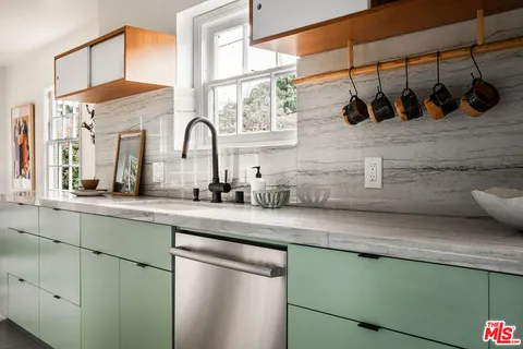 $1,495,000 | 2916 Swan Place, Los Angeles, CA 90026