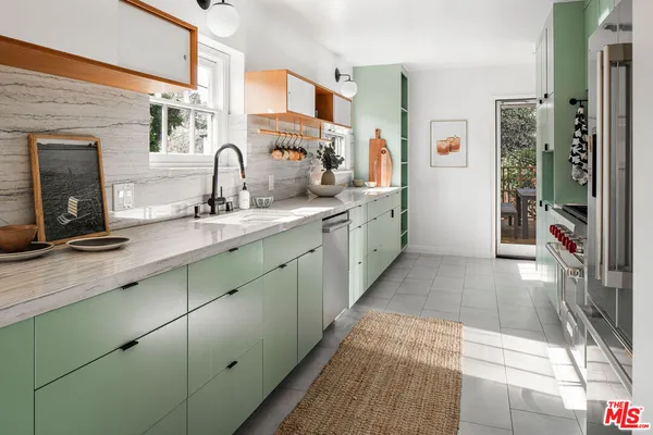 $1,495,000 | 2916 Swan Place, Los Angeles, CA 90026