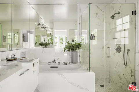 $1,495,000 | 2916 Swan Place, Los Angeles, CA 90026