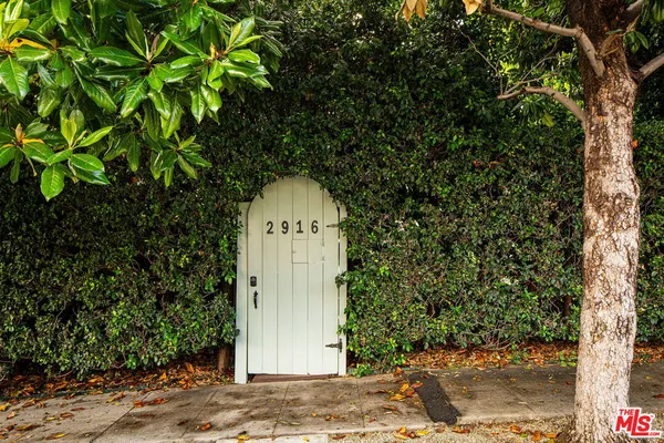 $1,495,000 | 2916 Swan Place, Los Angeles, CA 90026