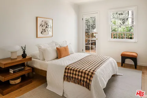 $1,495,000 | 2916 Swan Place, Los Angeles, CA 90026