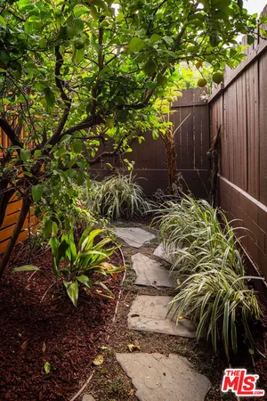 $1,495,000 | 2916 Swan Place, Los Angeles, CA 90026
