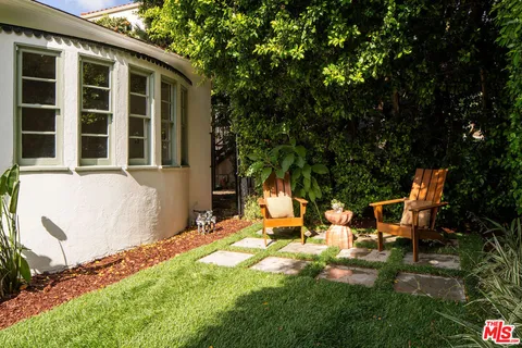 $1,495,000 | 2916 Swan Place, Los Angeles, CA 90026