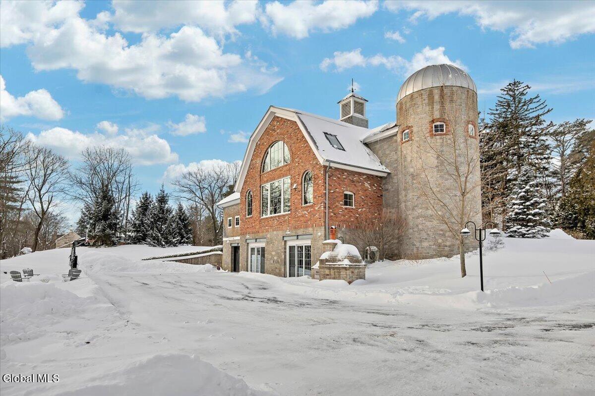 331 Vly Road Colonie, NY 12309 - Photo 3 of 68 83-P1697761