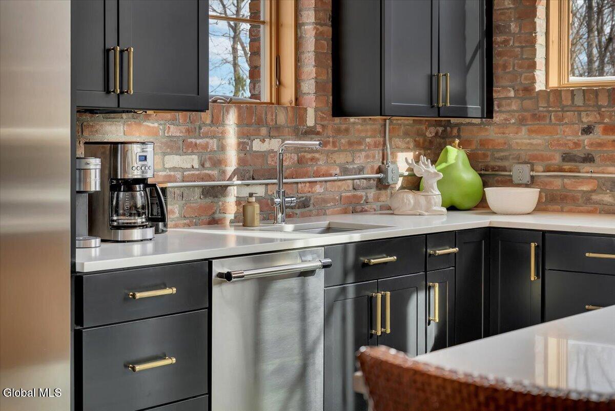 331 Vly Road Colonie, NY 12309 - Photo 10 of 68 16-P1698033