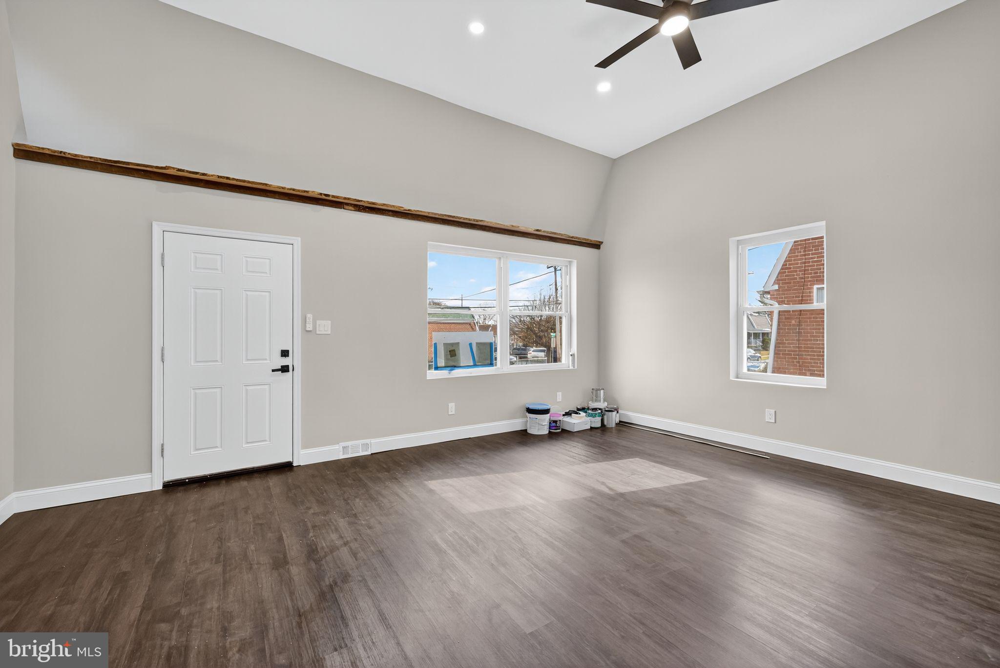 1556 Summit Street Marcus Hook, PA 19061 - Photo 4 of 15