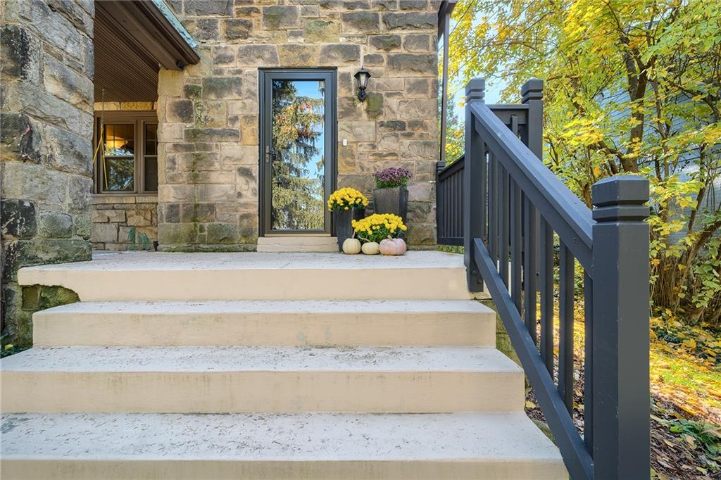 291 West Ingomar Road Pittsburgh, PA 15237 - Photo 3 of 24