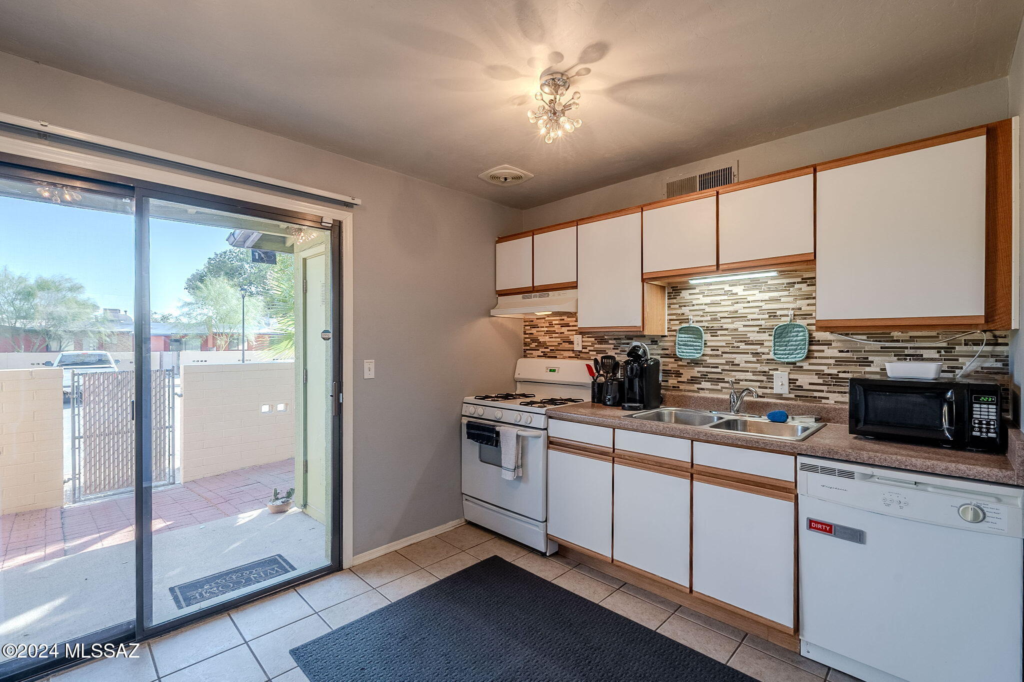 350 North Silverbell Road, Unit 88 Tucson, AZ 85745 - Photo 10 of 30