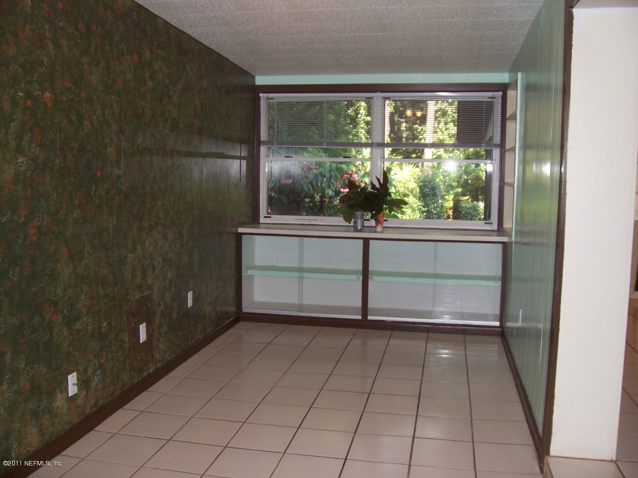 437 Nightingale Road Jacksonville, FL 32216 - Photo 6 of 17 Foyer
