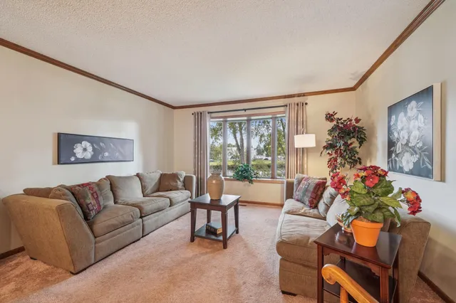 $367,500 | 2550 Moundsview Drive, Unit 49, Mounds View, MN 55112