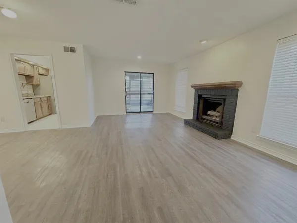 $2,200 | 11525 Webb Chapel Road, Dallas, TX 75229