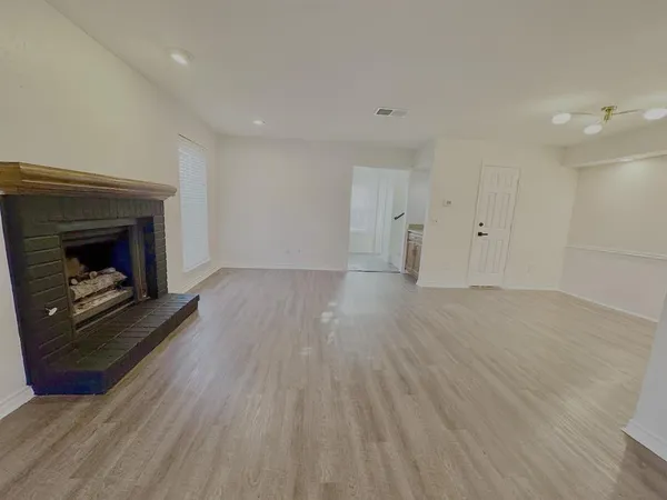 $2,200 | 11525 Webb Chapel Road, Dallas, TX 75229