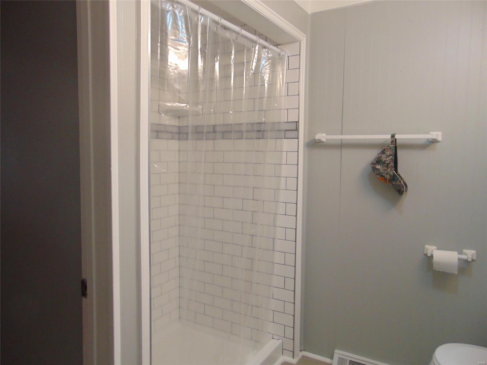 302 North Maple Avenue Roxana, IL 62084 - Photo 14 of 17