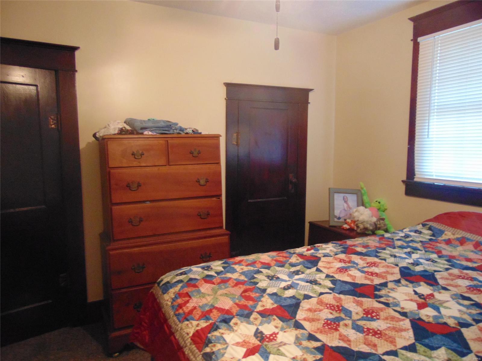 302 North Maple Avenue Roxana, IL 62084 - Photo 9 of 17