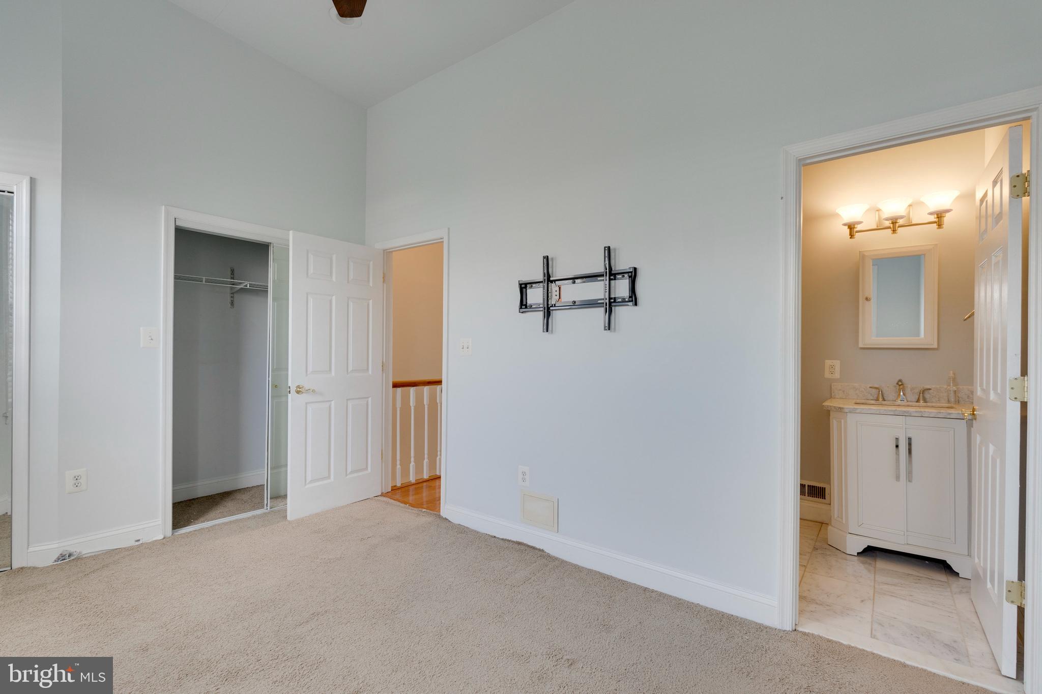3017 Warder Street Northwest Washington, DC 20001 - Photo 8 of 14 a view of a livingroom with a hallway