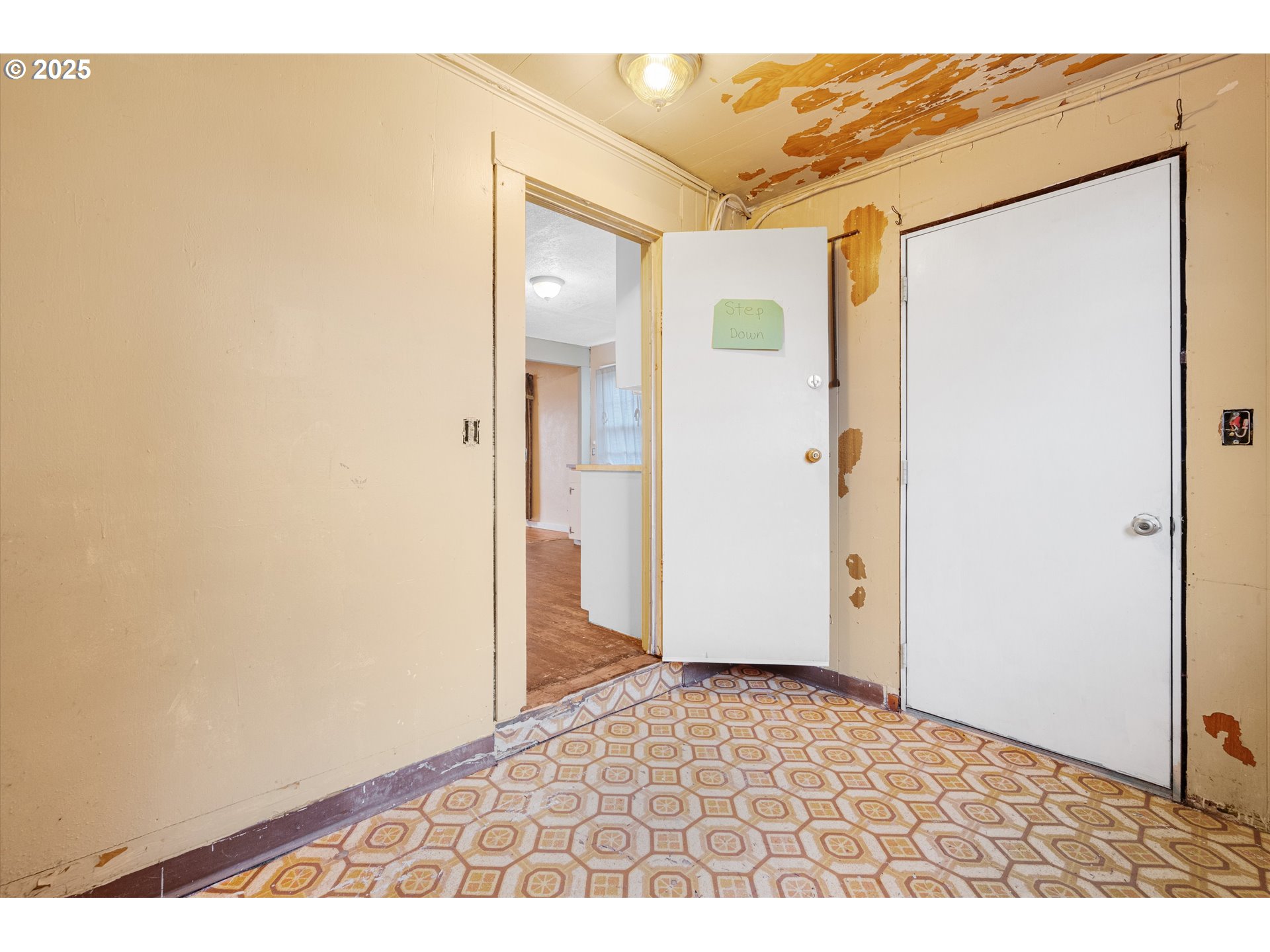 948 Southwest Maple Street Dallas, OR 97338 - Photo 14 of 28