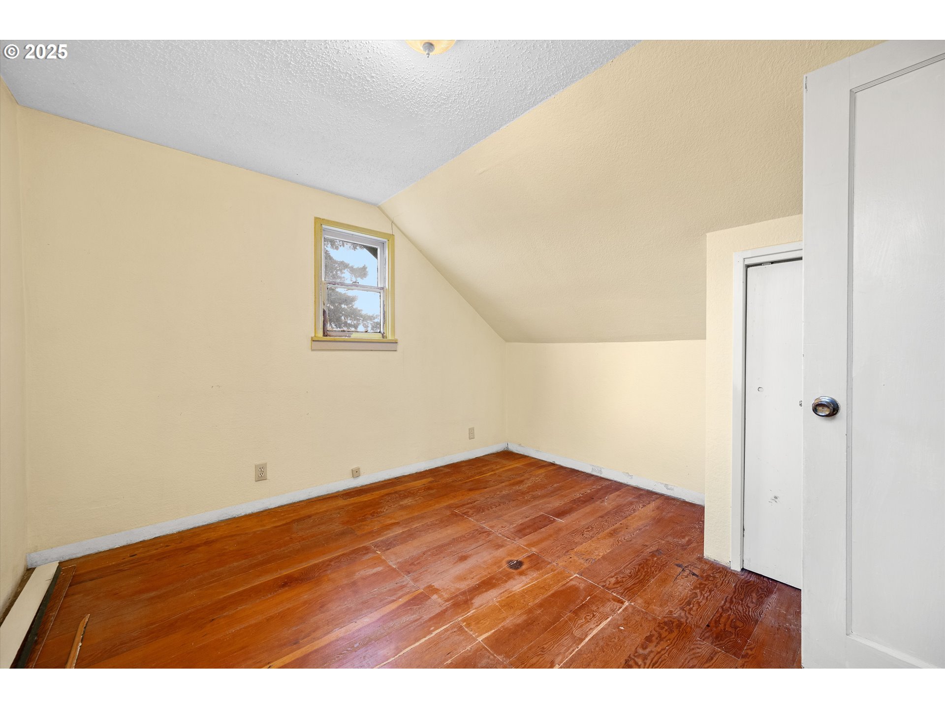 948 Southwest Maple Street Dallas, OR 97338 - Photo 22 of 28