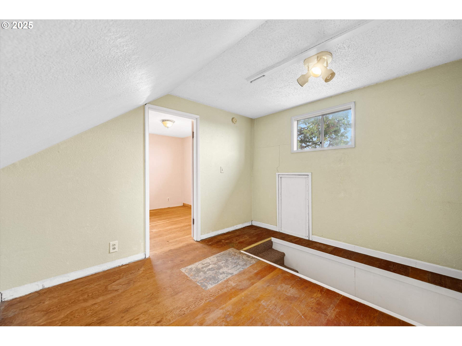 948 Southwest Maple Street Dallas, OR 97338 - Photo 24 of 28