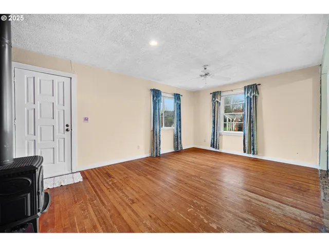 $279,000 | 948 Southwest Maple Street, Dallas, OR 97338