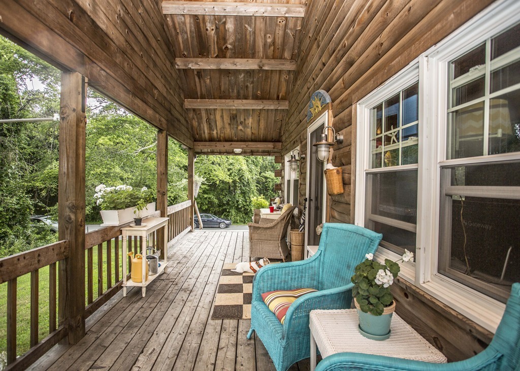 19 Smith Street Fairhaven, MA 02719 - Photo 11 of 21