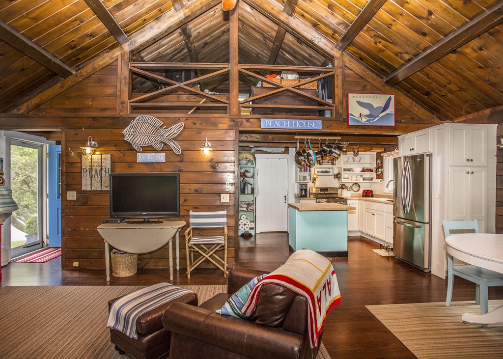 19 Smith Street Fairhaven, MA 02719 - Photo 5 of 21