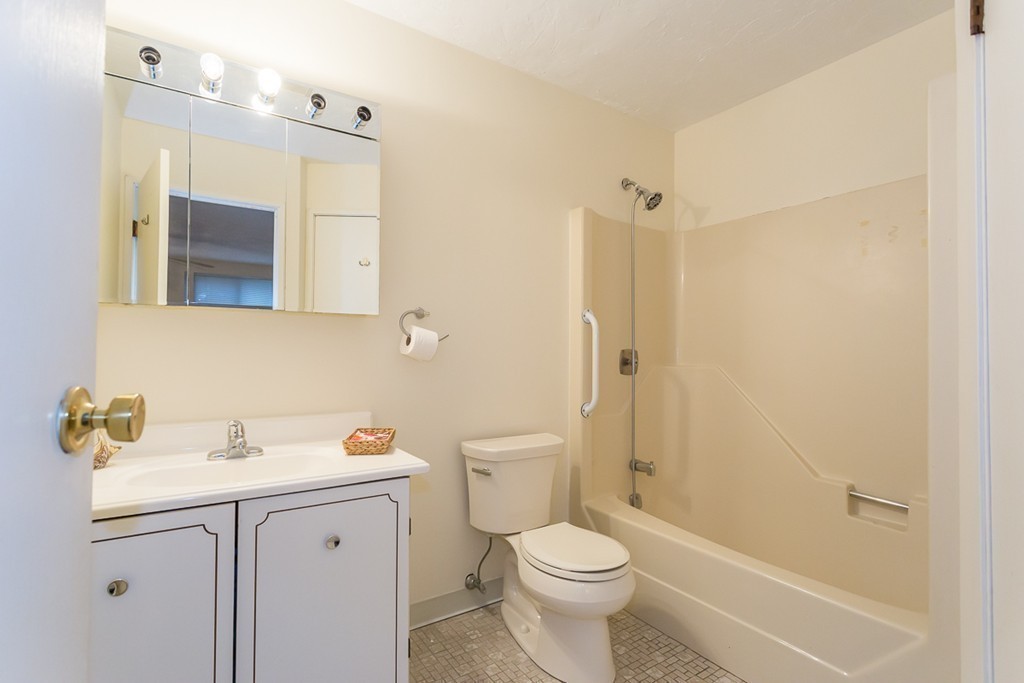 210 Fellsview Road, Unit 213 Stoneham, MA 02180 - Photo 15 of 18 Gallery Image 15