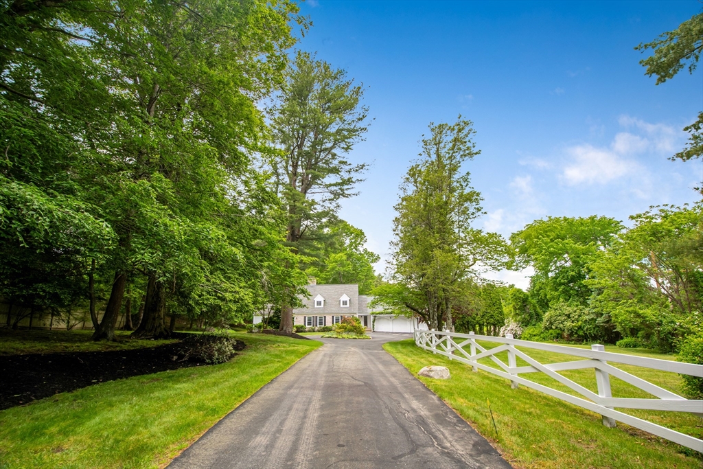 107 Farm Street, Dover, MA 02030 Compass