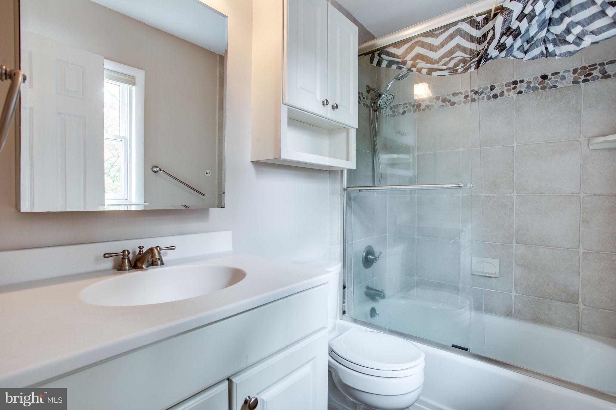 9713 Clarks Crossing Road Vienna, VA 22182 - Photo 31 of 36 2nd Floor Updated Ensuite Bathroom