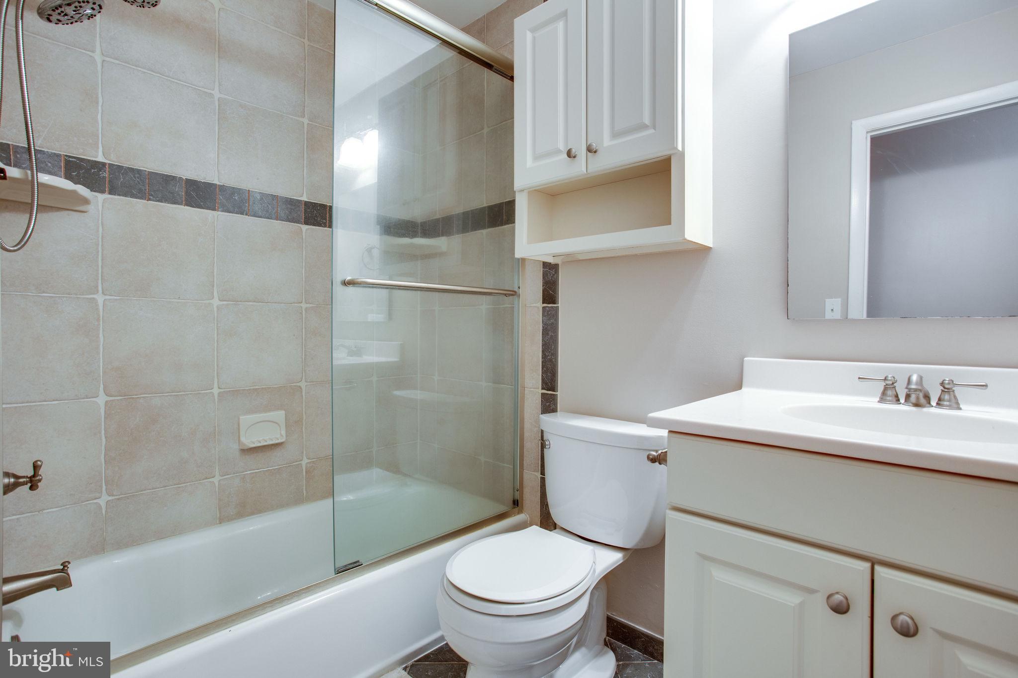 9713 Clarks Crossing Road Vienna, VA 22182 - Photo 32 of 36 2nd Floor Shared Full Bathroom