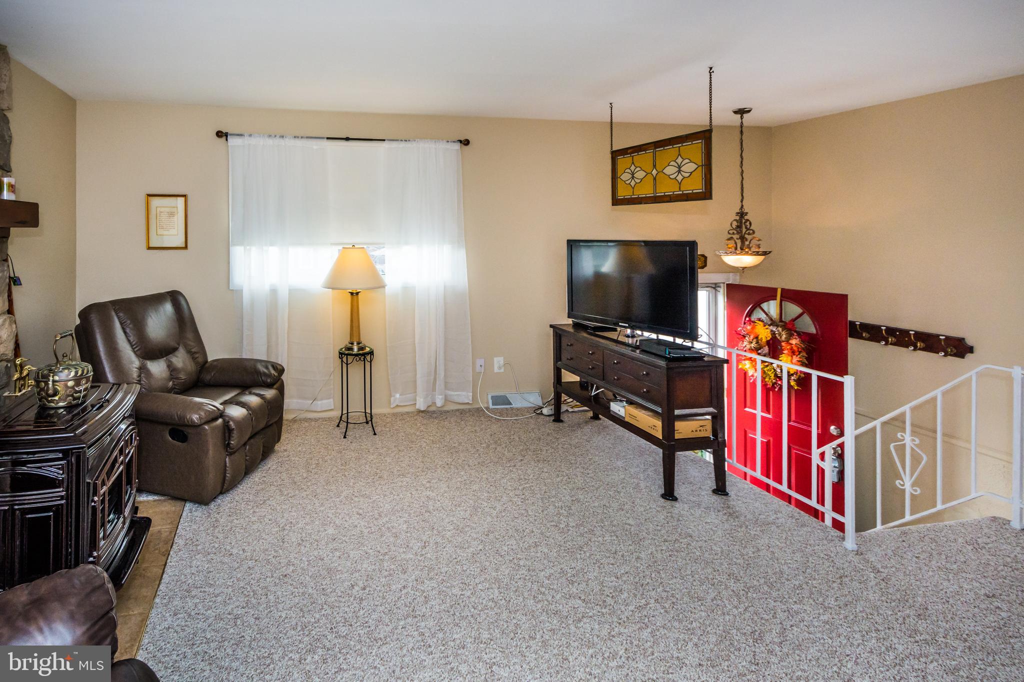 123 Chell Road Joppa, MD 21085 - Photo 17 of 66 Living Room