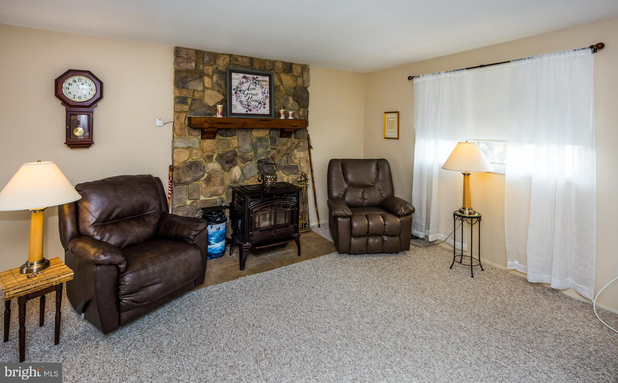 123 Chell Road Joppa, MD 21085 - Photo 19 of 66 Living Room