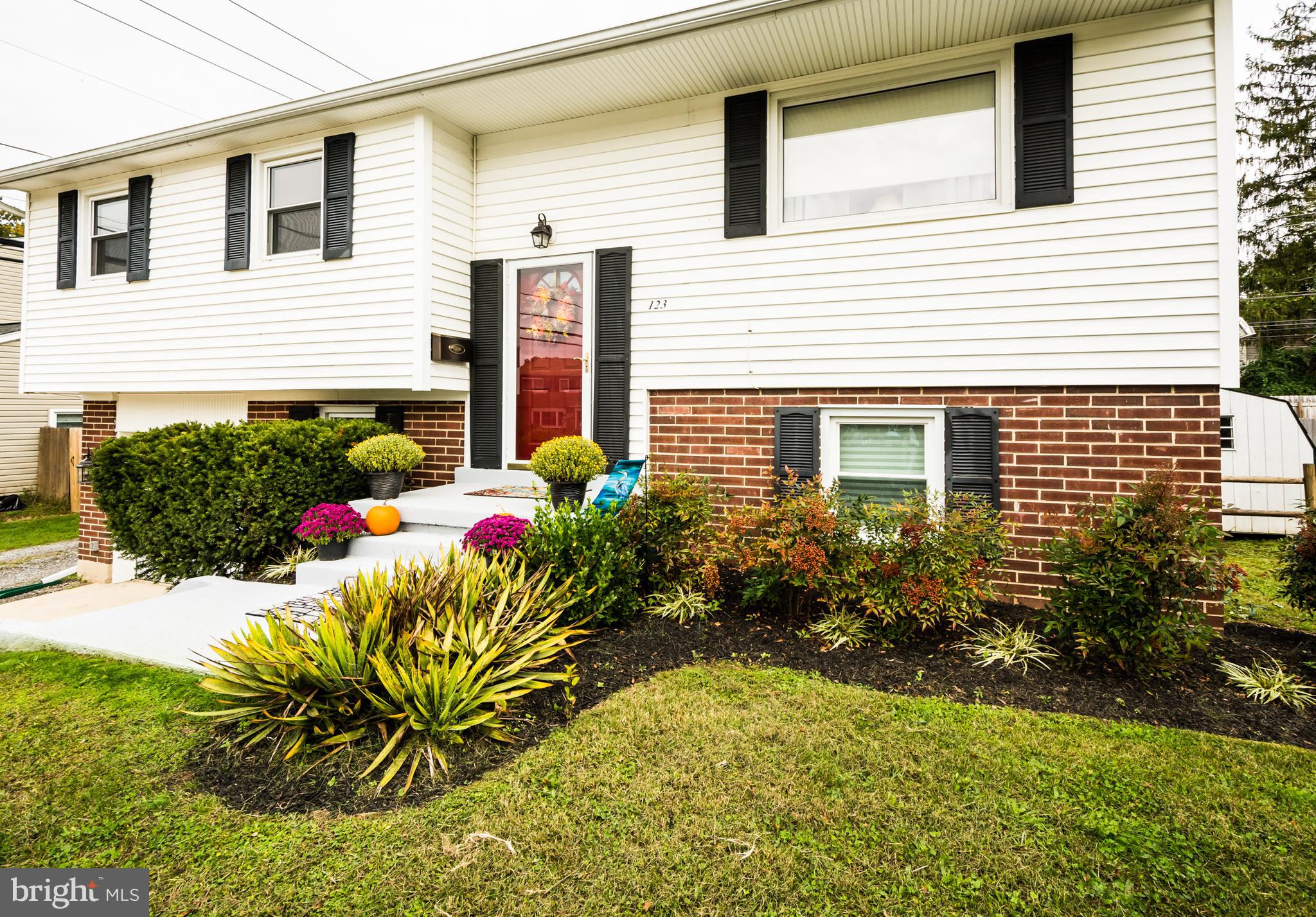 123 Chell Road Joppa, MD 21085 - Photo 4 of 66 Exterior Gorgeous Landscaping