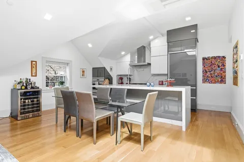 $1,925,000 | 1762 Beacon Street, Unit 4, Brookline, MA 02445