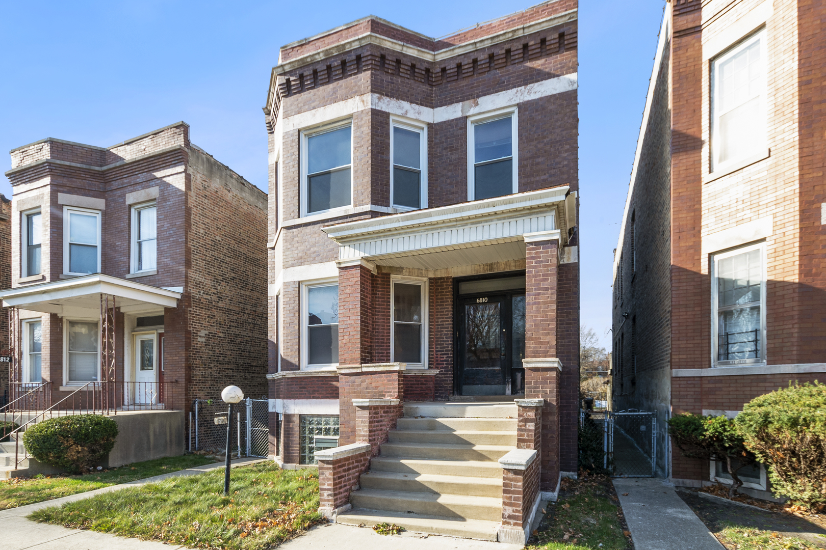 6810 South Calumet Ave  