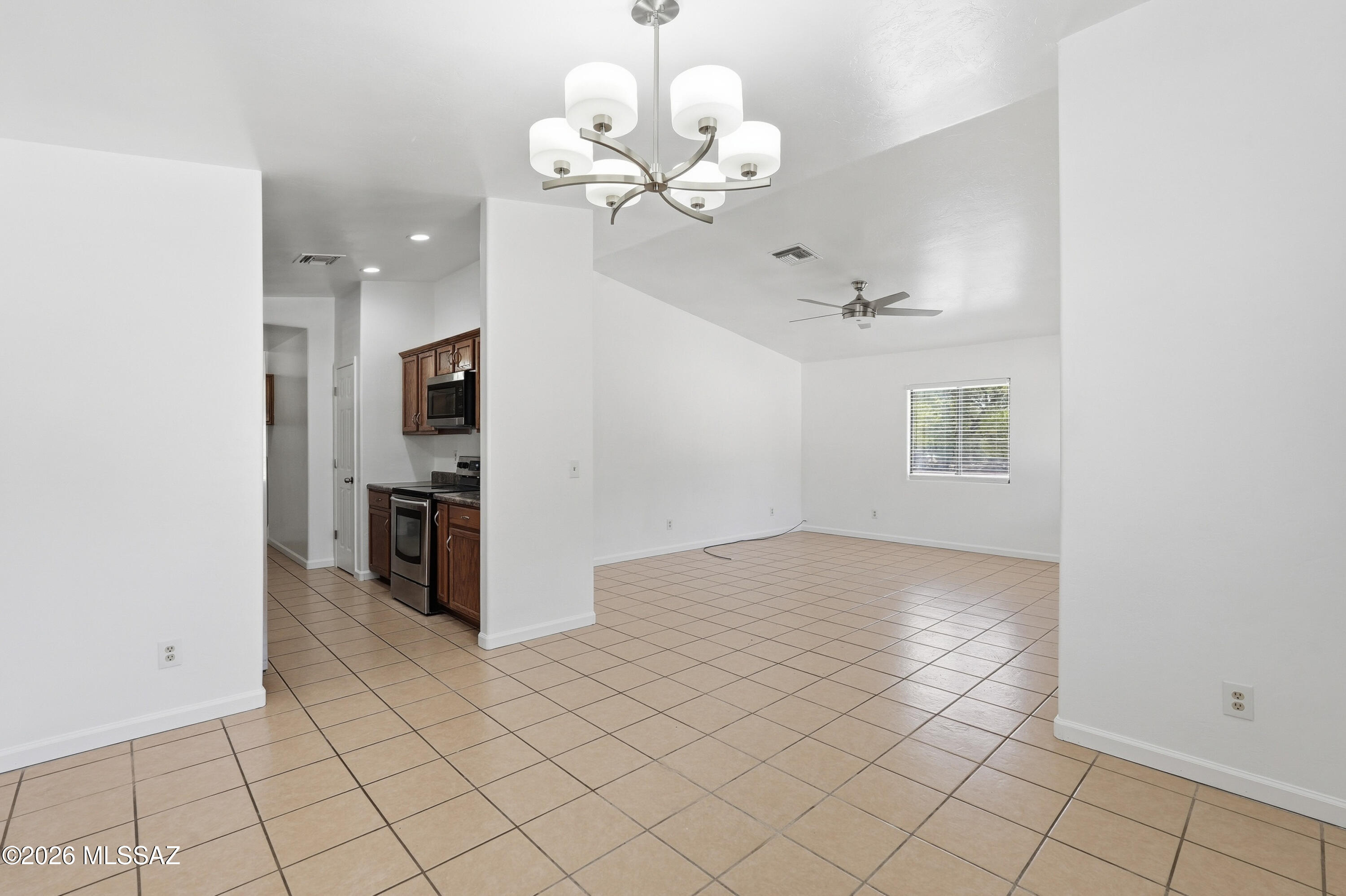 983 Matas Court Rio Rico, AZ 85648 - Photo 10 of 47 020_ListerPros