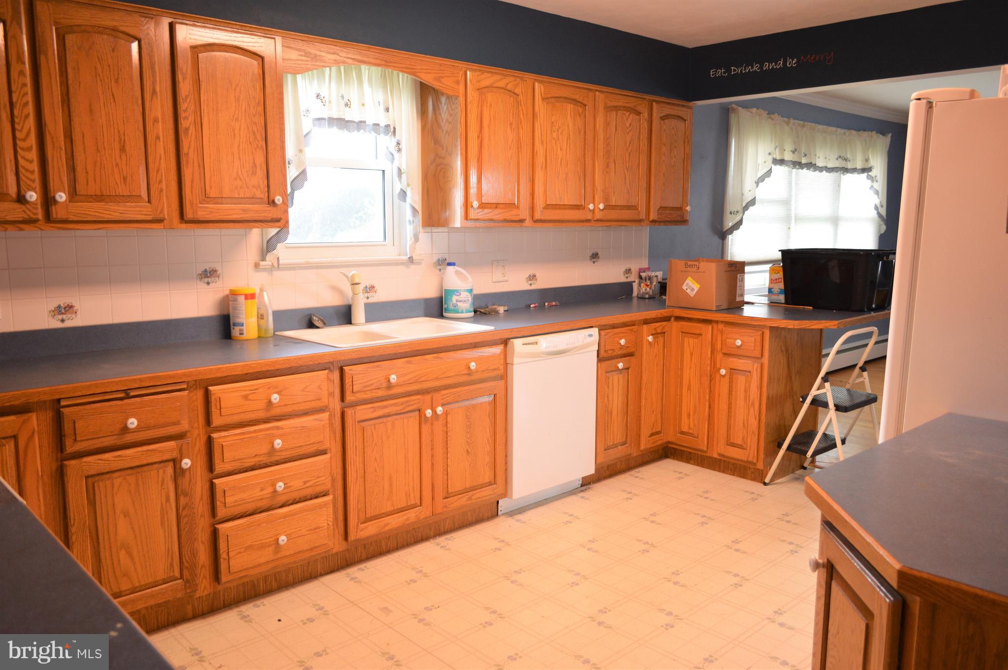 2209 Fairmount Road Hampstead, MD 21074 - Photo 9 of 29 Nice-sized Kitchen