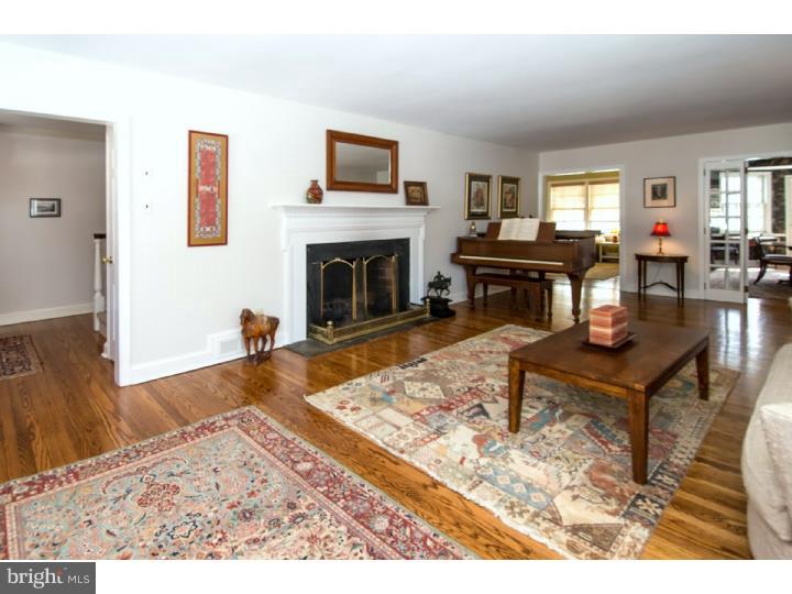 116 Pine Tree Road Wayne, PA 19087 - Photo 7 of 25 Living Room