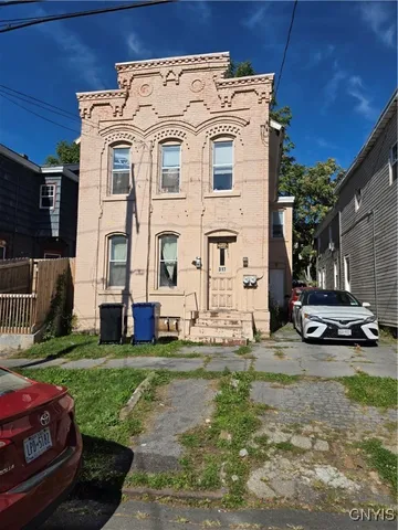 $119,900 | 317 East Division Street, Syracuse, NY 13208