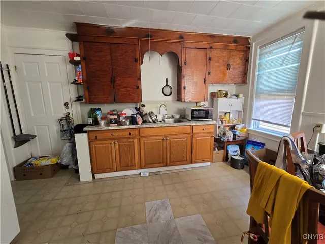 $119,900 | 317 East Division Street, Syracuse, NY 13208