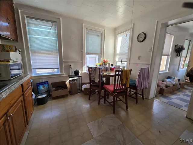 $119,900 | 317 East Division Street, Syracuse, NY 13208