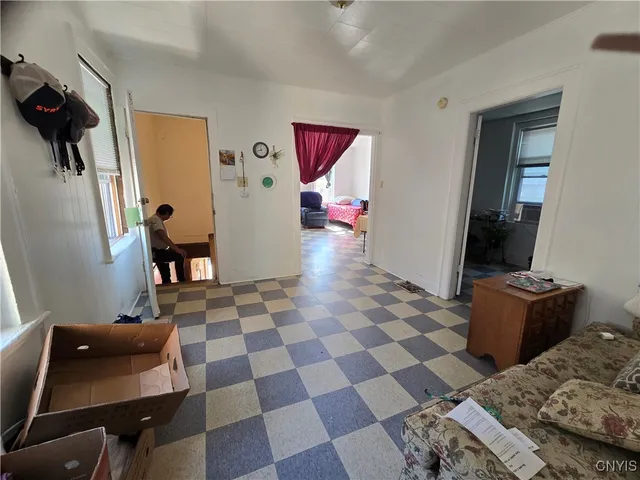 $119,900 | 317 East Division Street, Syracuse, NY 13208