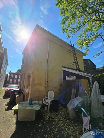 $119,900 | 317 East Division Street, Syracuse, NY 13208